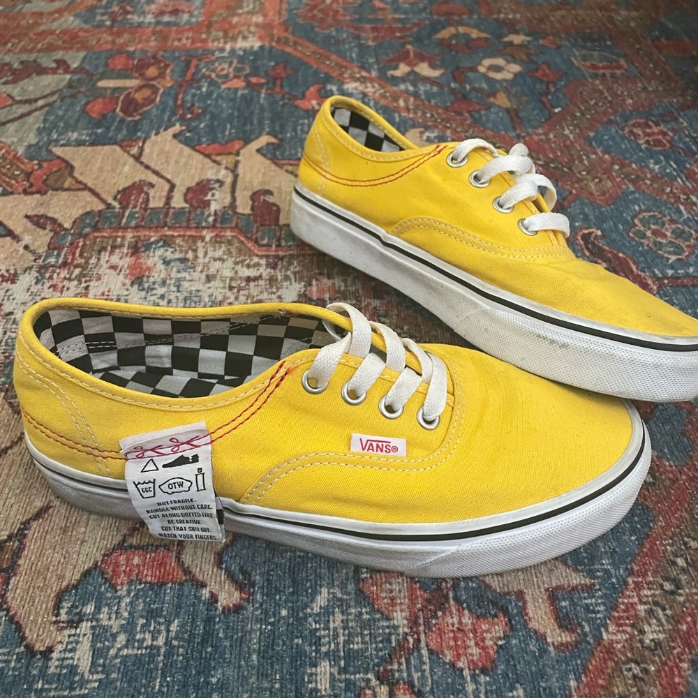 VANS AUTHENTIC HC DIY LEMON CHROME CLASSIC UNISEX- Women’s Size 7 Men’s Size 5.5
